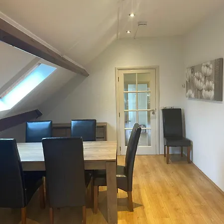 Vakantiewoning Op De Bos בית נופש